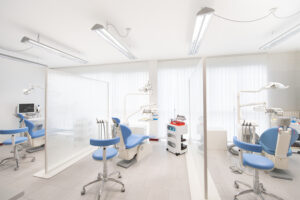Area di cura dello studio dentistico Casali Fornaciari con tre postazione